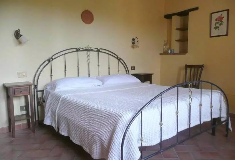 Hotelli Agriturismo Colli Di Travale