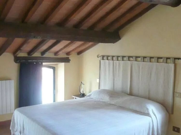 Hotelli Agriturismo Colli Di Travale