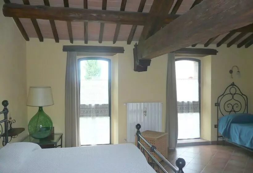 Hotelli Agriturismo Colli Di Travale