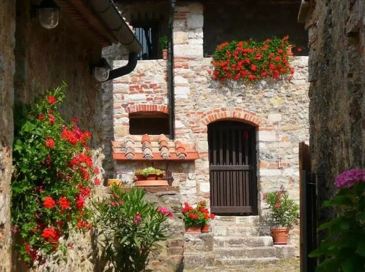 Hotelli Agriturismo Colli Di Travale
