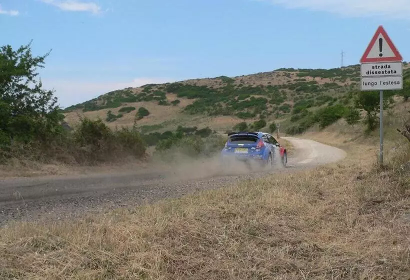 هتل Agriturismo Sa Tanca Noa