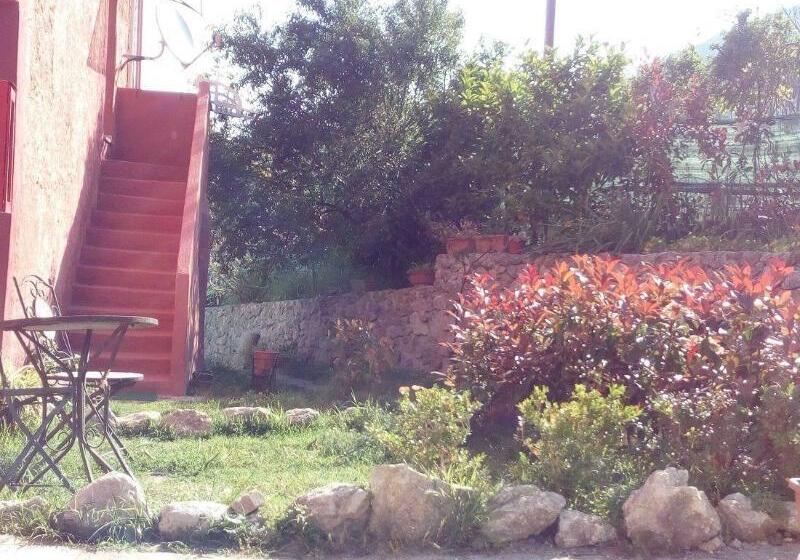 פנסיון Casolare Al Porto