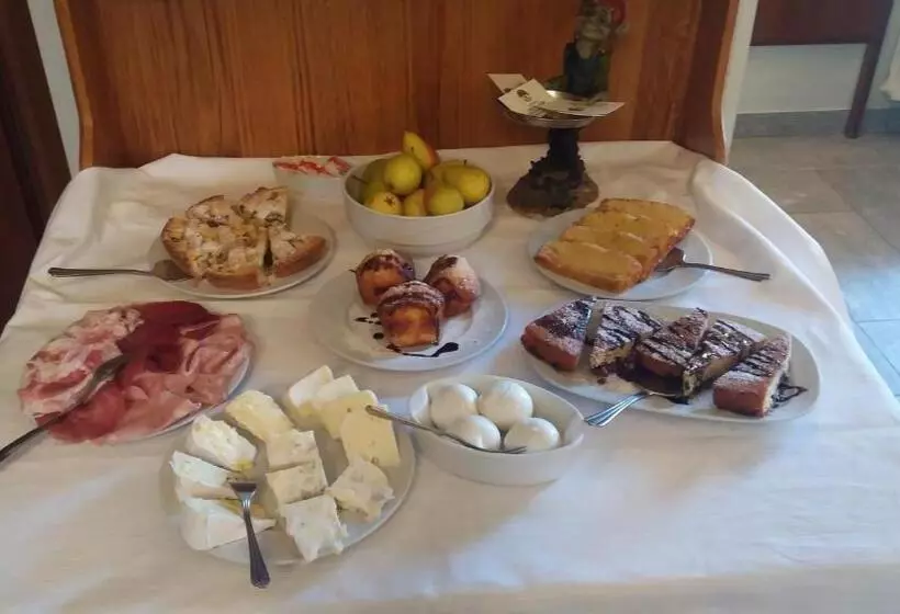 هتل Agriturismo Cascina Aguzza