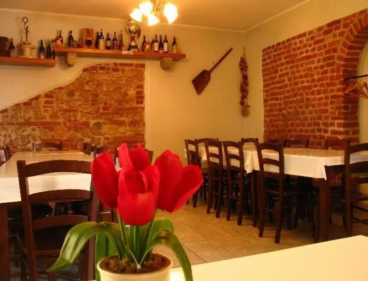 هتل Agriturismo Cascina Aguzza