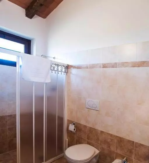 هتل Agriturismo Cascina Aguzza