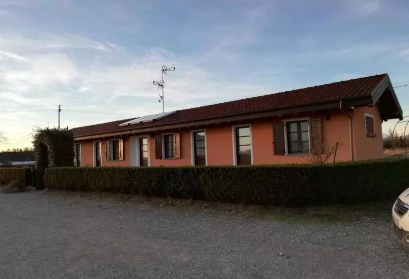 هتل Agriturismo Cascina Aguzza