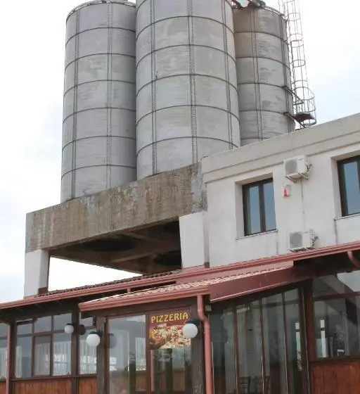 هتل Agriturismo Silos Agri