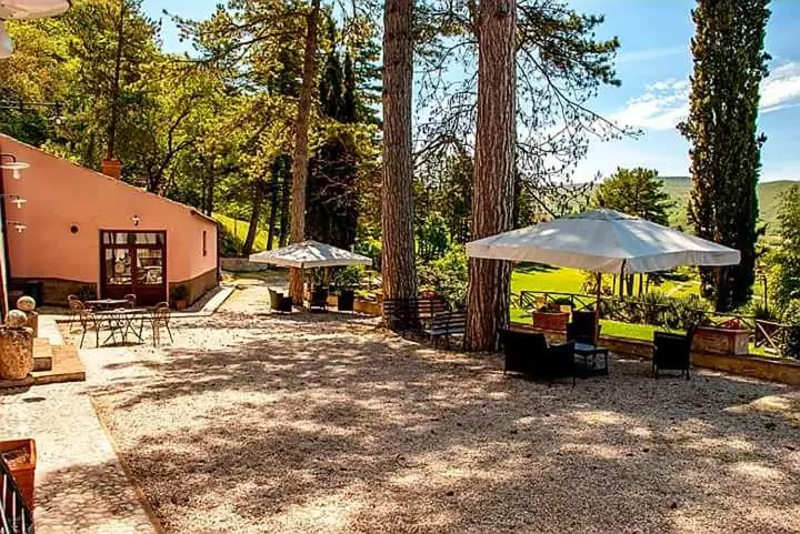 هتل Fonteantica Agriturismo