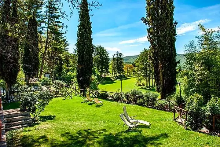 هتل Fonteantica Agriturismo