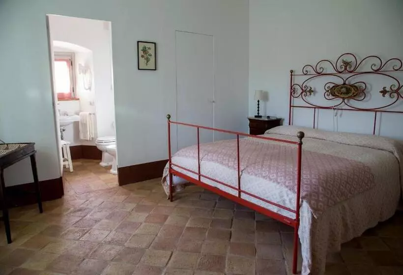 هتل Fonteantica Agriturismo