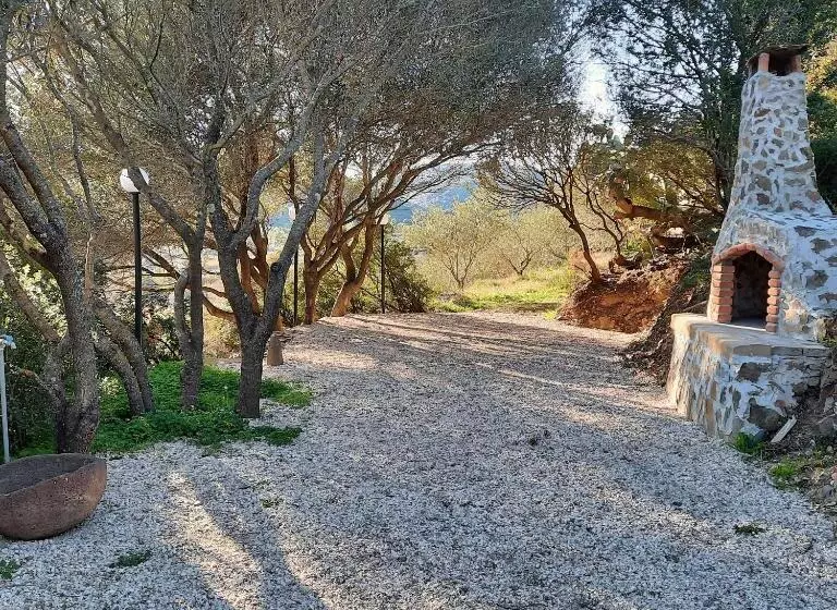 ホテル Valle Del Cedrino