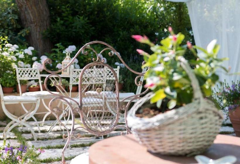 פנסיון Casina Le Conserve