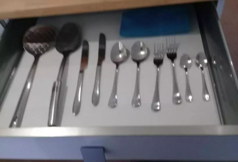 Paris Par Trains, Area, Studios Avec Salle De Bain Et Kitchenette Privées, Ou, Chambres Avec Salles