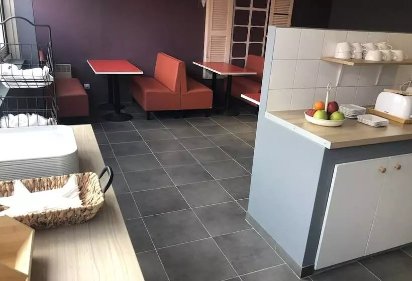 Paris Par Trains, Area, Studios Avec Salle De Bain Et Kitchenette Privées, Ou, Chambres Avec Salles