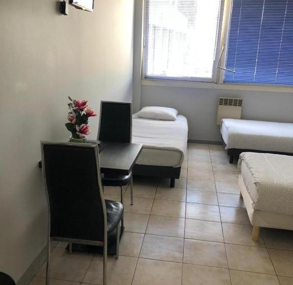 Paris Par Trains, Area, Studios Avec Salle De Bain Et Kitchenette Privées, Ou, Chambres Avec Salles