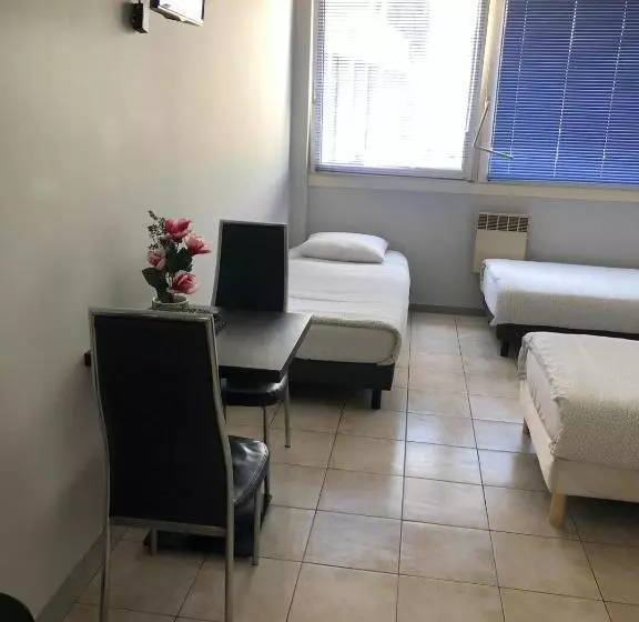 Paris Par Trains, Area, Studios Avec Salle De Bain Et Kitchenette Privées, Ou, Chambres Avec Salles