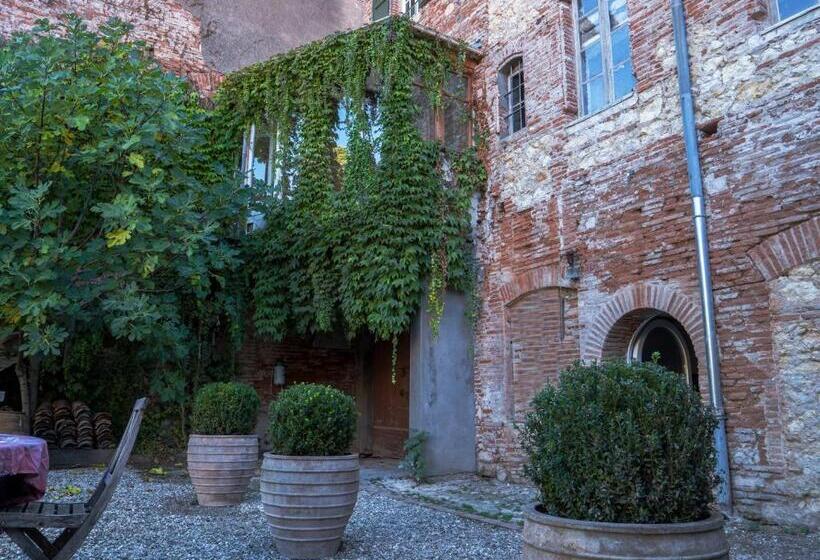 بنسيون La Cour Verte