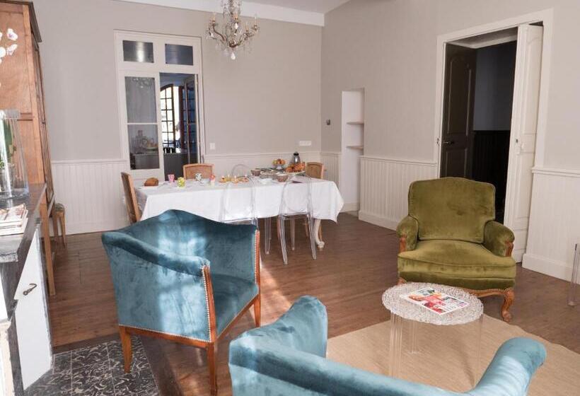 بنسيون La Cour Verte