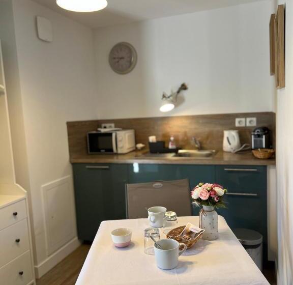 بنسيون Le Petit Pressoir