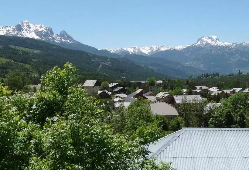 ユースホステル Gite De L Ardoisiere