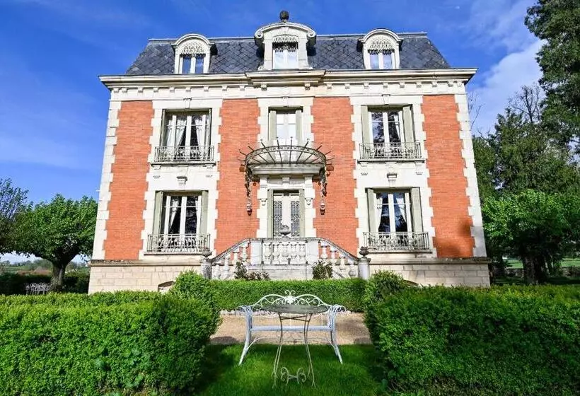 Majatalo Château De La Chaix