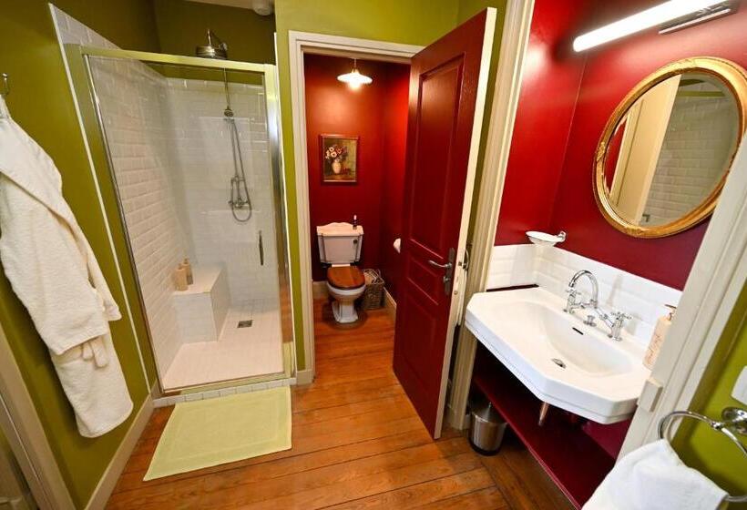 بنسيون Château De La Chaix