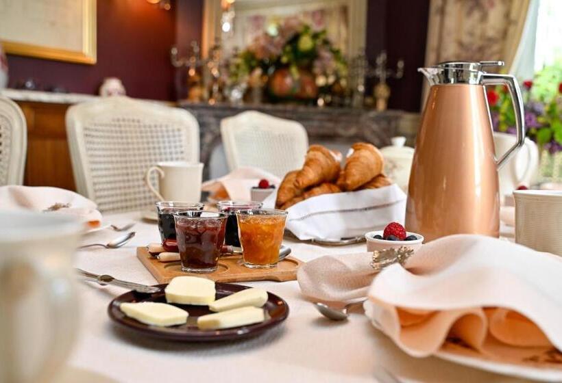 بنسيون Château De La Chaix