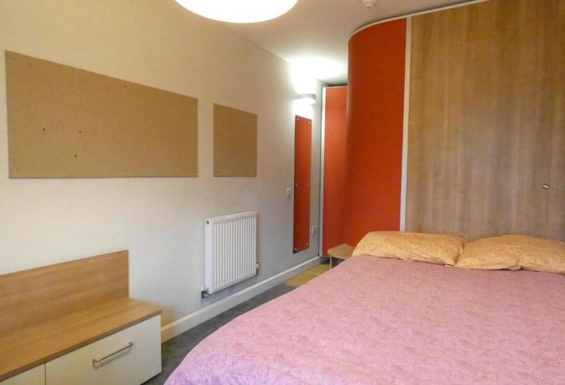 הוסטל Newington Court