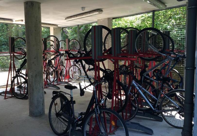 הוסטל Newington Court