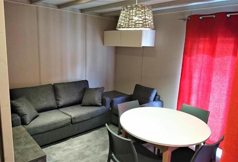 هتل Camping Les Framboiseilles