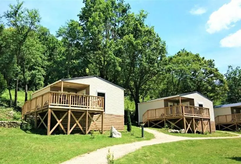 ホテル Camping Les Framboiseilles