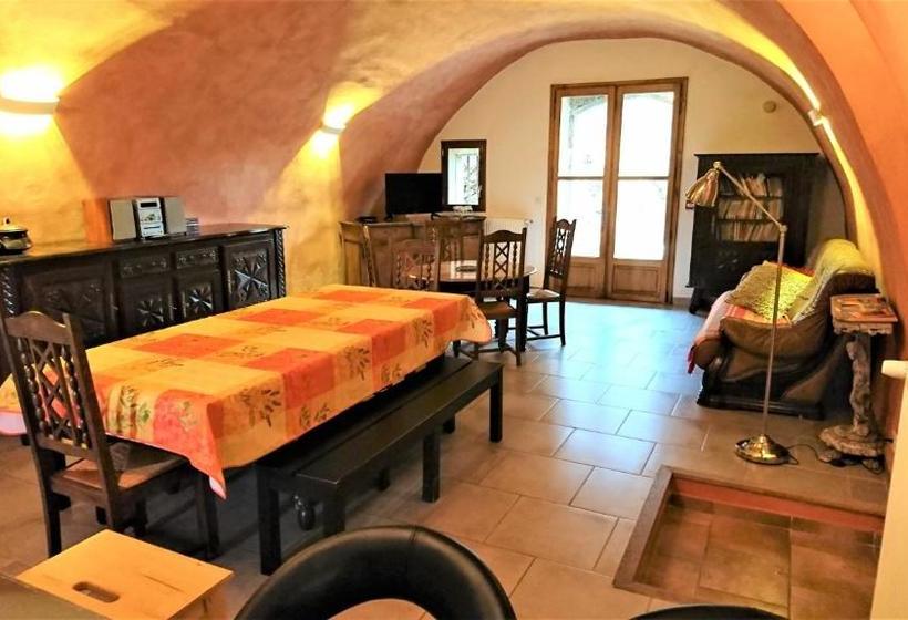 هتل Camping Les Framboiseilles