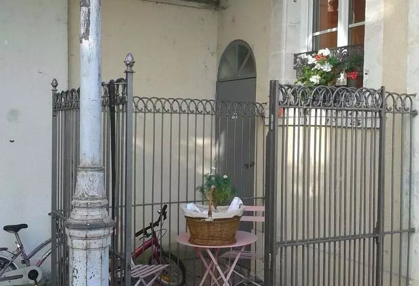 پانسیون Au Jardin Des Deux Ponts