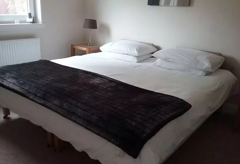 پانسیون Shangri La Bed And Breakfast