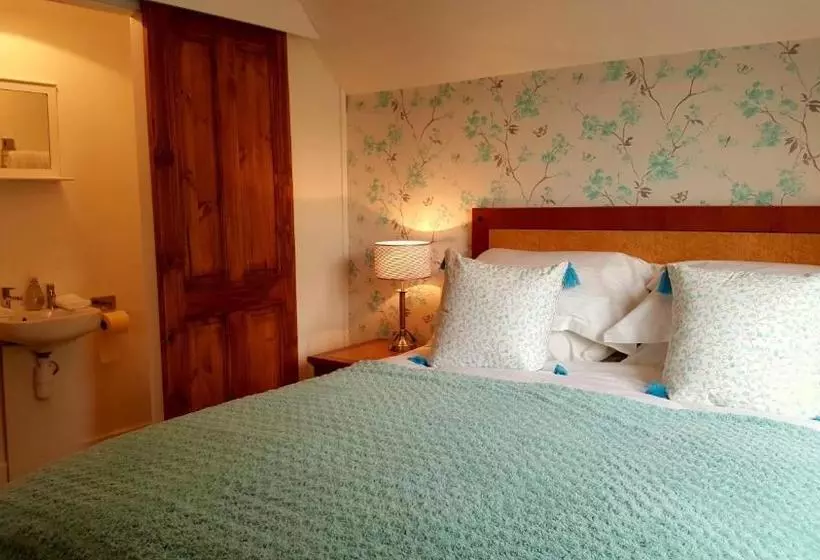 Majatalo Sadlers Guest House