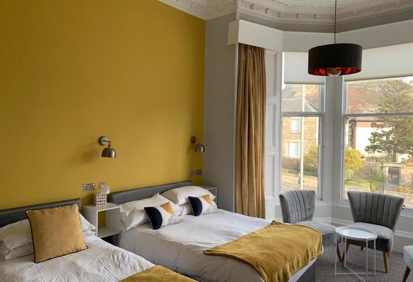 پانسیون Clan Walker