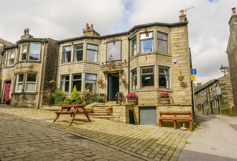 هاستل The Cross Inn