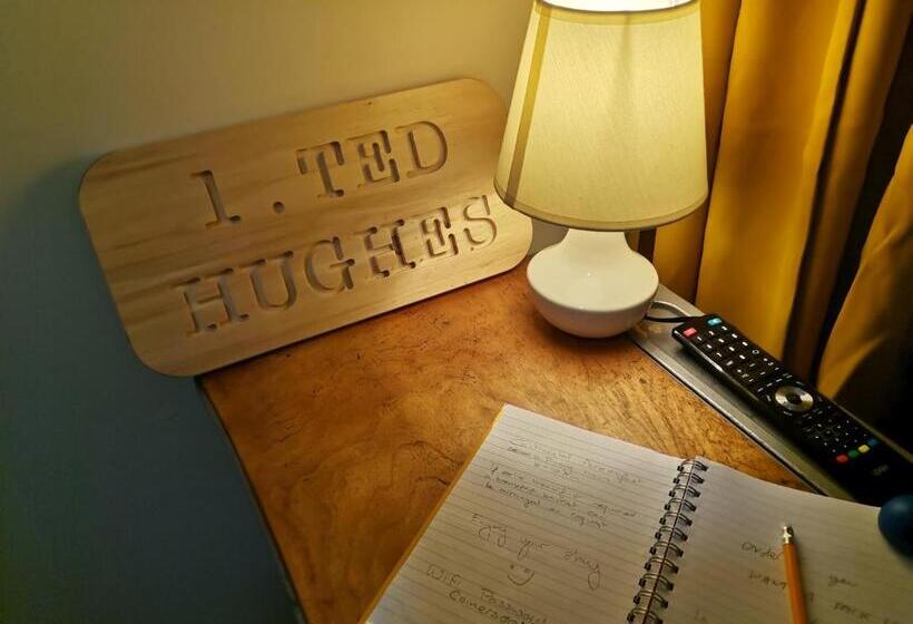 هاستل The Cross Inn