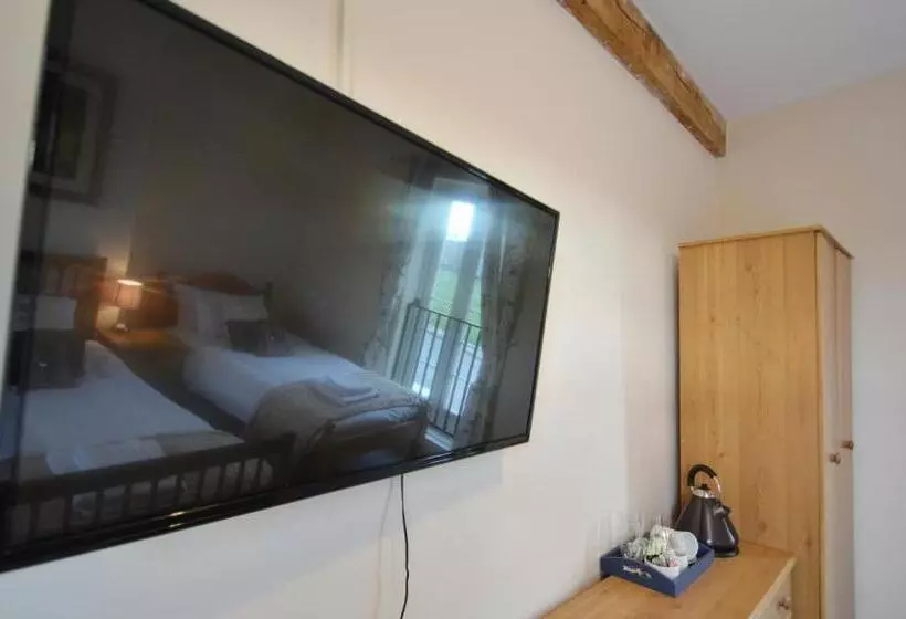 هاستل The Old Red Lion