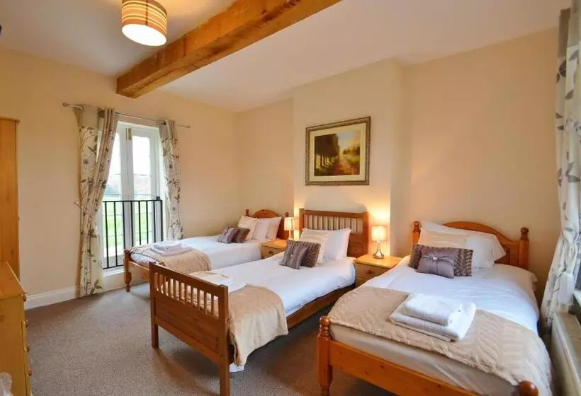 هاستل The Old Red Lion