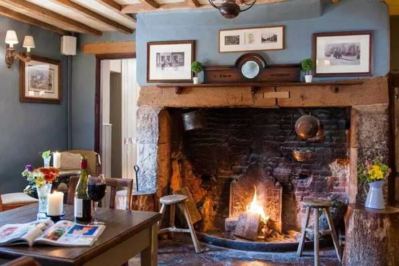 ユースホステル The White Hart, South Harting