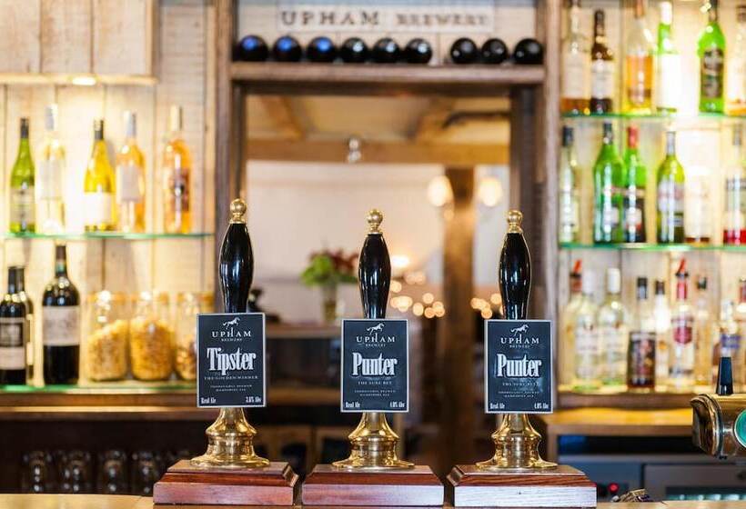 Общежитие The White Hart, South Harting