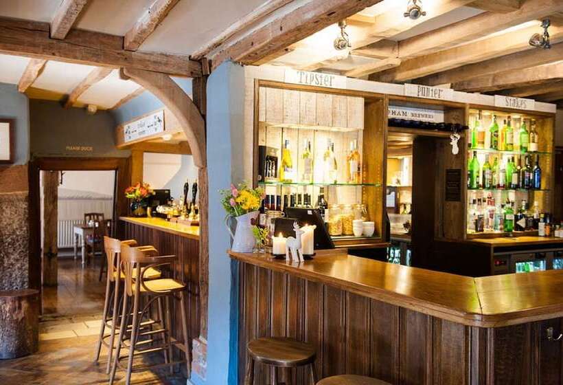 Общежитие The White Hart, South Harting