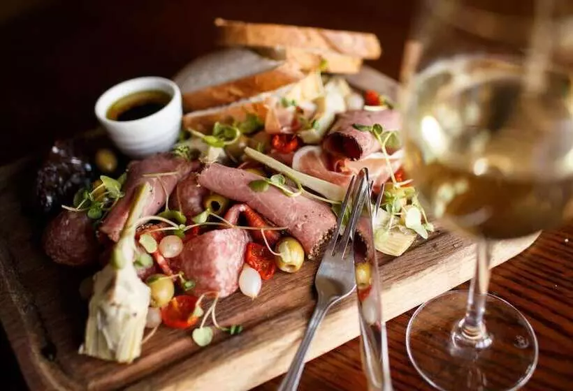 ユースホステル The White Hart, South Harting