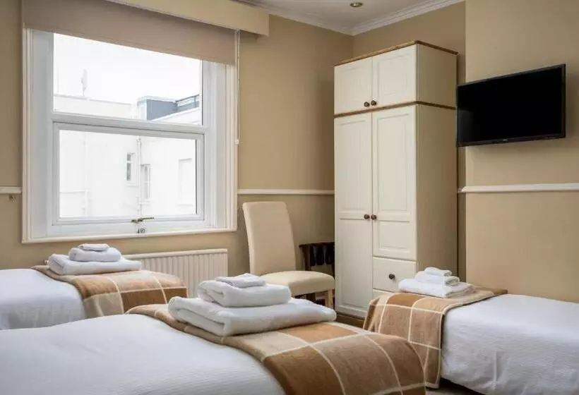 Majatalo Crossways Guest House