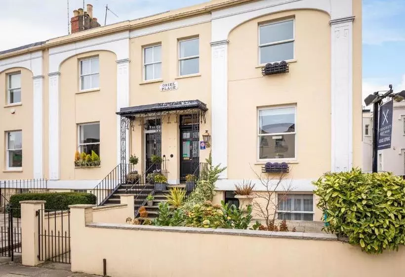 Majatalo Crossways Guest House