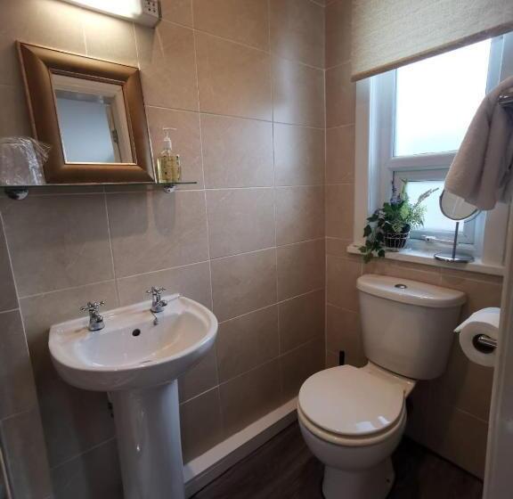 膳宿费 Pilkingtons Guest House Accrington