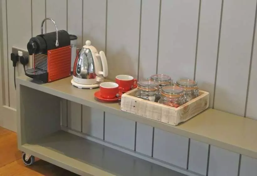 Retkeilymaja The Crown Pub, Dining & Rooms