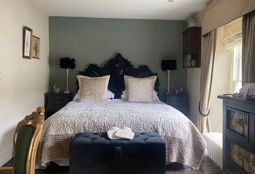 Hotelli The New White Lion