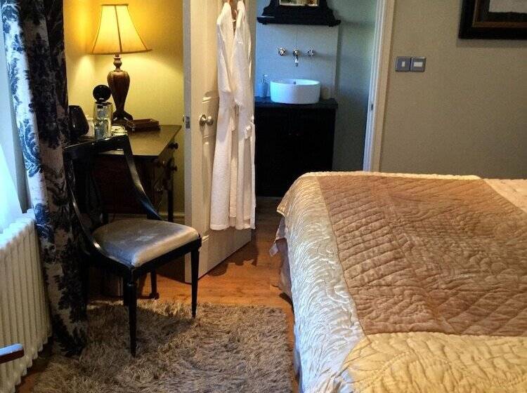 酒店 The New White Lion